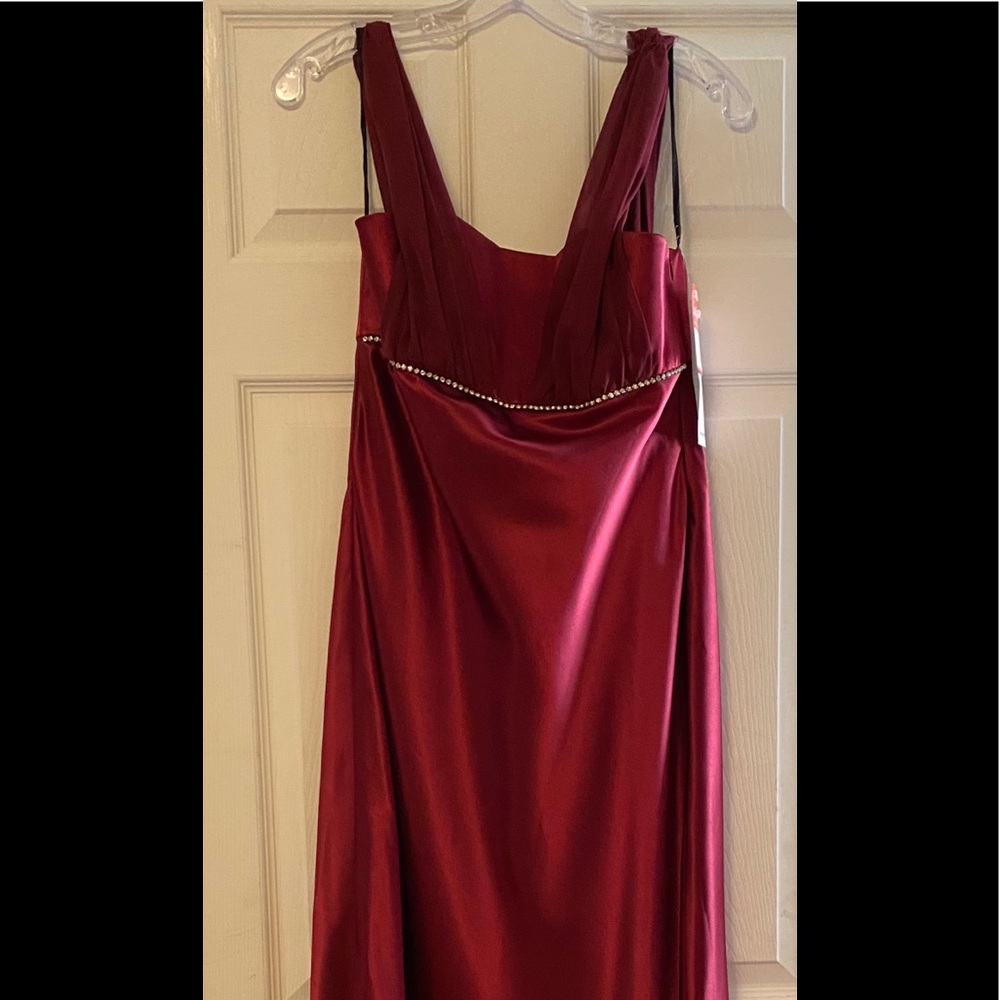 COPY - Dress - Picture 1 of 5